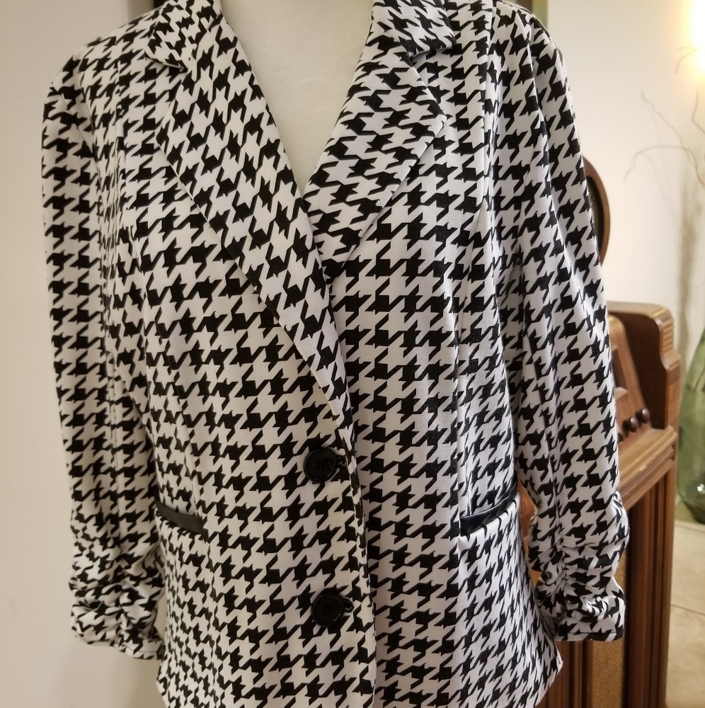 Womens black and white houndstooth blazer